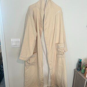 Chadsworth & Haig‎ medium robe